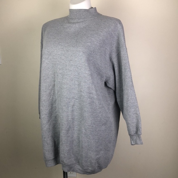 Vintage Tops - Chic Vintage 90s Oversized Gray Sweatshirt